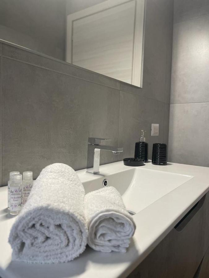 Maioliche Apartment Маргерита-ди-Савойя Экстерьер фото